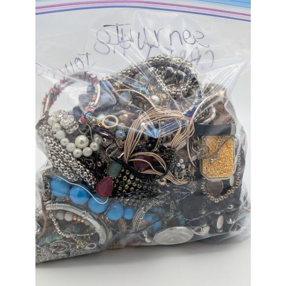 ‘Journee’ Repurpose/Craft/Possible Wearable Over 4 Pounds Mystery Jewelry Bag - Picture 3 of 8